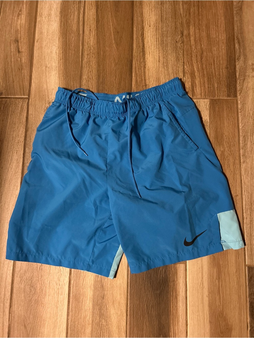 Nike Men’s Medium 2 tone Blue Dri Fit shorts w pockets - Picture 1 of 6